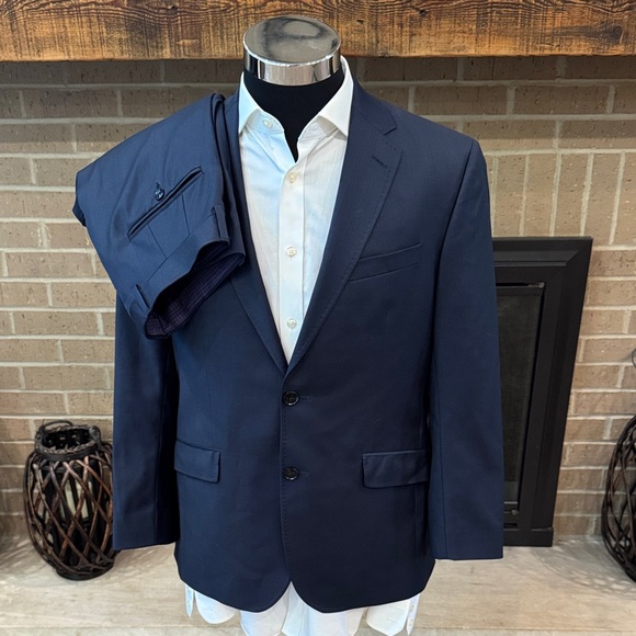 Ted Baker mens 40S navy blue solid 100% wool 2-button suit w/ trousers EUC - Picture 1 of 7